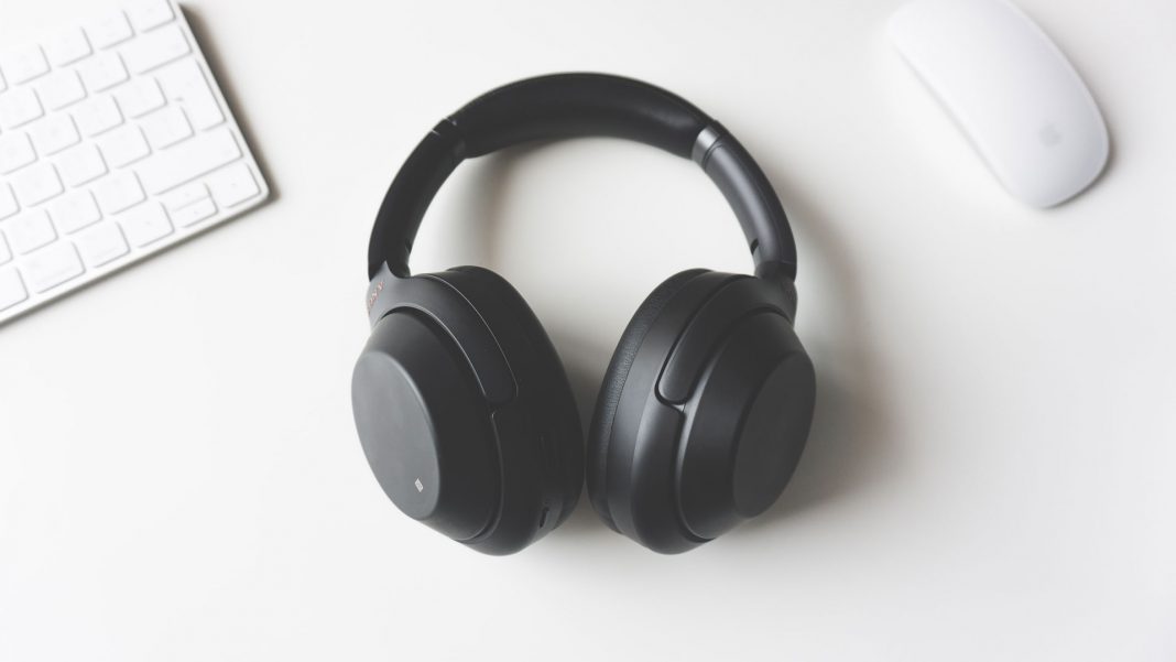 Features-&-Benefits-of-High-Quality-Noise-Cancelling-Headphones-on-focuseverything